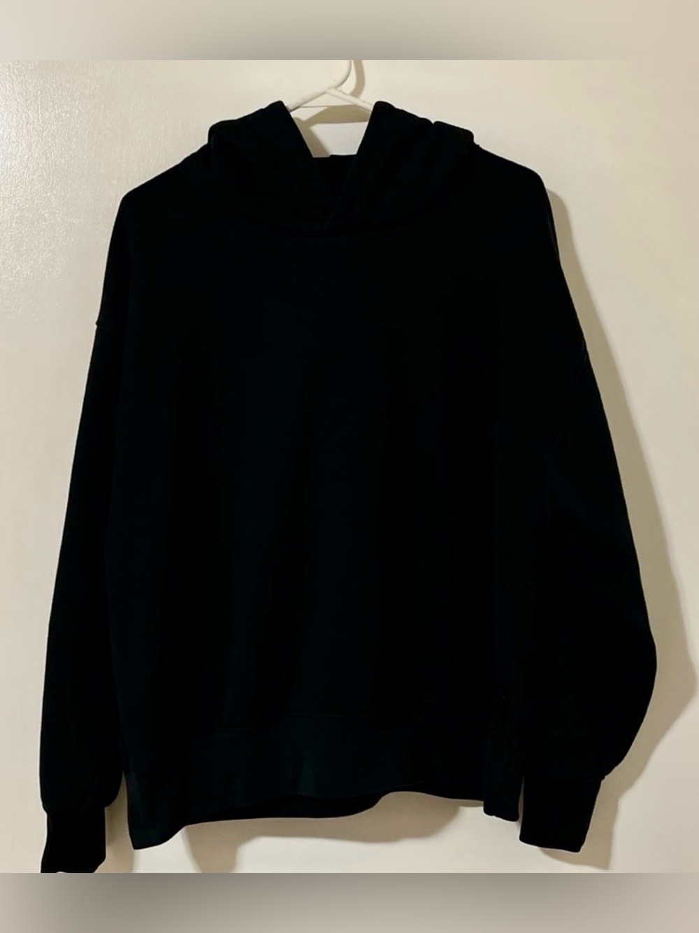 American Eagle Outfitters Black Crewneck Hoodie Sweater